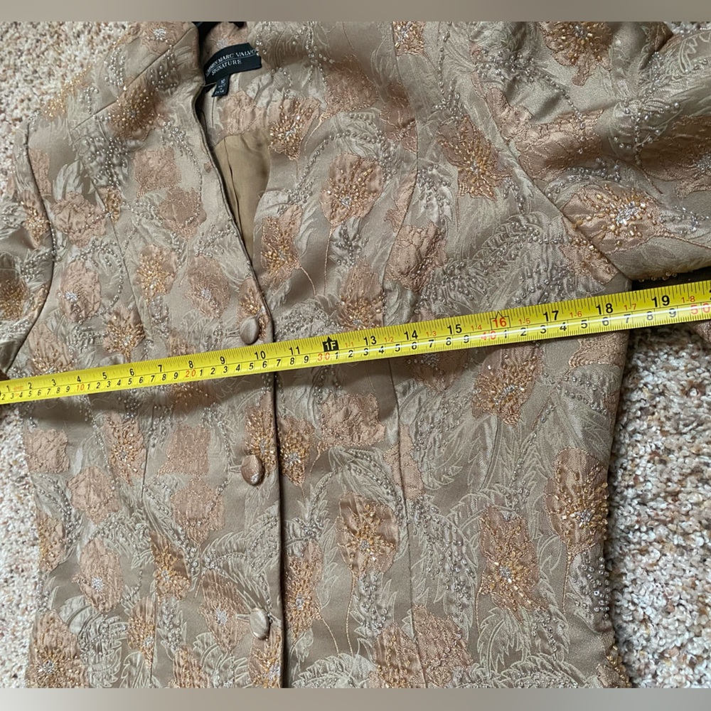 Carmen Marc Valvo signature suit size (very small) 10-fits like a size 6 - Picture 6 of 13